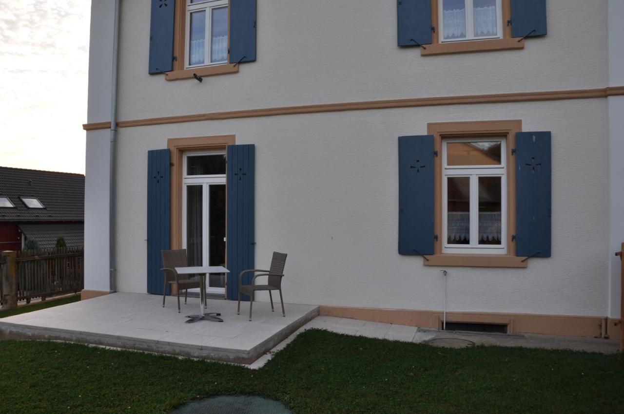 Ferienwohnung Altes Pfarrhaus Bargen Exterior foto